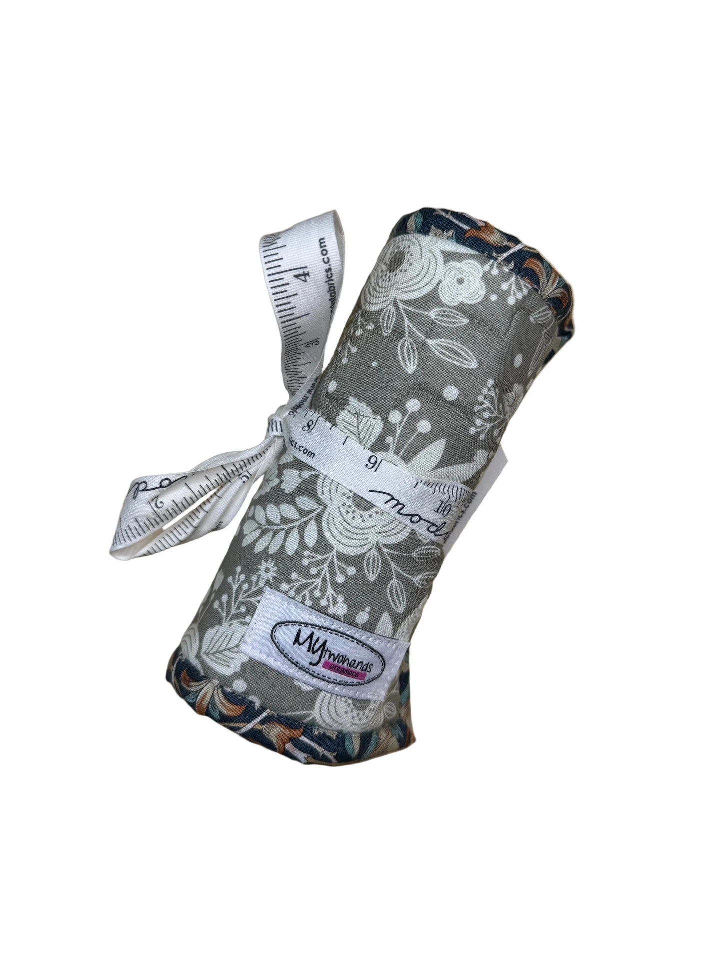Needle Sewing Roll